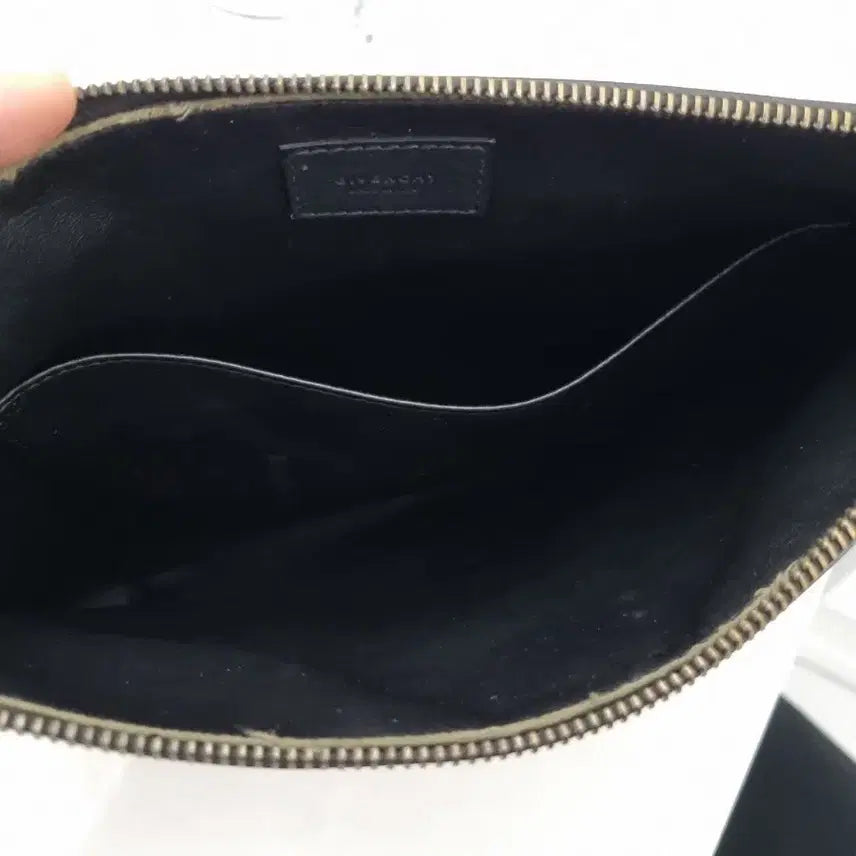 [SOLD OUT] 정품 지방시 가죽 클러치백 블랙