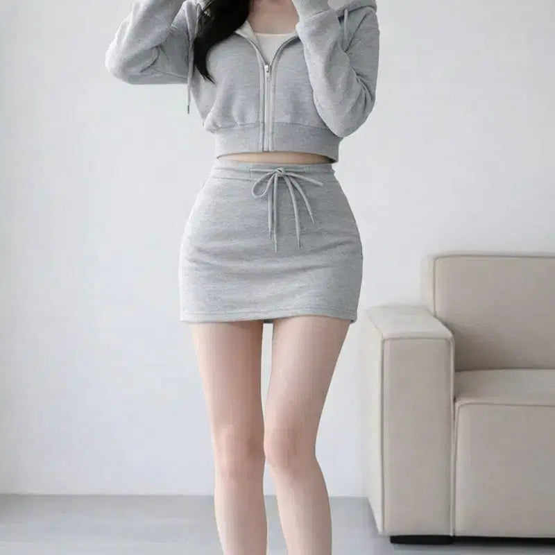 [BUNJANG] Gray Crop Hoodie and Mini Skirt Set / 회색 크롭 후드 집업.스커트세트 66사이즈()