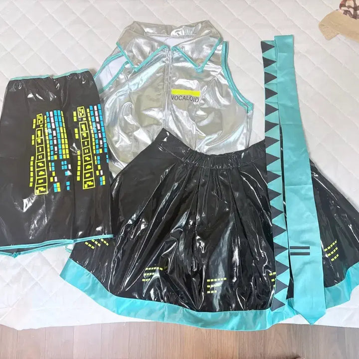[BUNJANG] Hatsune Miku Project Sekai Cosplay Costume Rental / 보증금 보카로 프세카 하츠네 미쿠 코스프레 졸사 대여