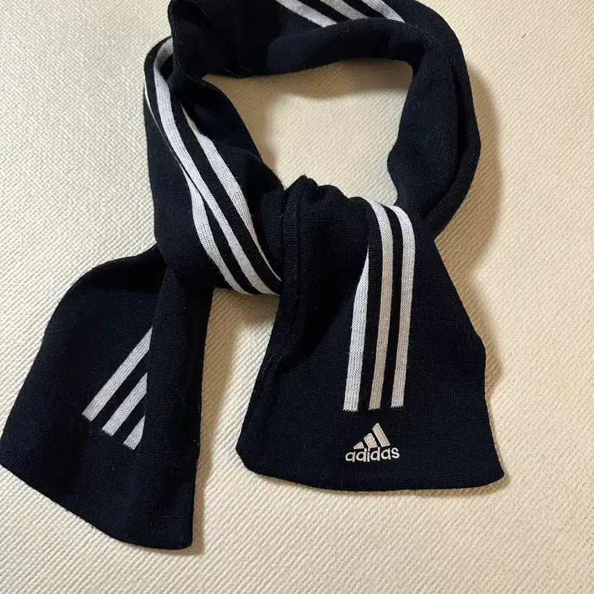 [BUNJANG] Adidas Three-Stripe Scarf / 아디다스 삼선 머플러