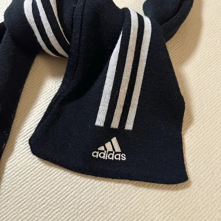 [BUNJANG] Adidas Three-Stripe Scarf / 아디다스 삼선 머플러