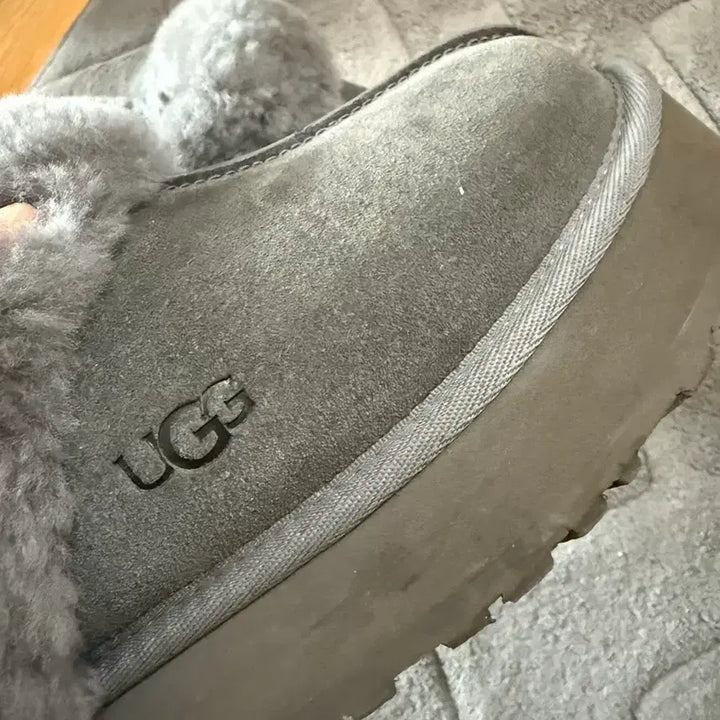 [BUNJANG] UGG Diskette Slippers Charcoal 250 / UGG 어그 디스켓(디스케트) 슬리퍼 차콜 250 사이즈