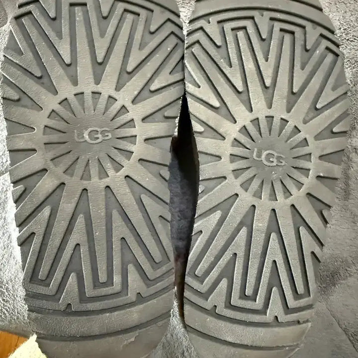 [BUNJANG] UGG Diskette Slippers Charcoal 250 / UGG 어그 디스켓(디스케트) 슬리퍼 차콜 250 사이즈