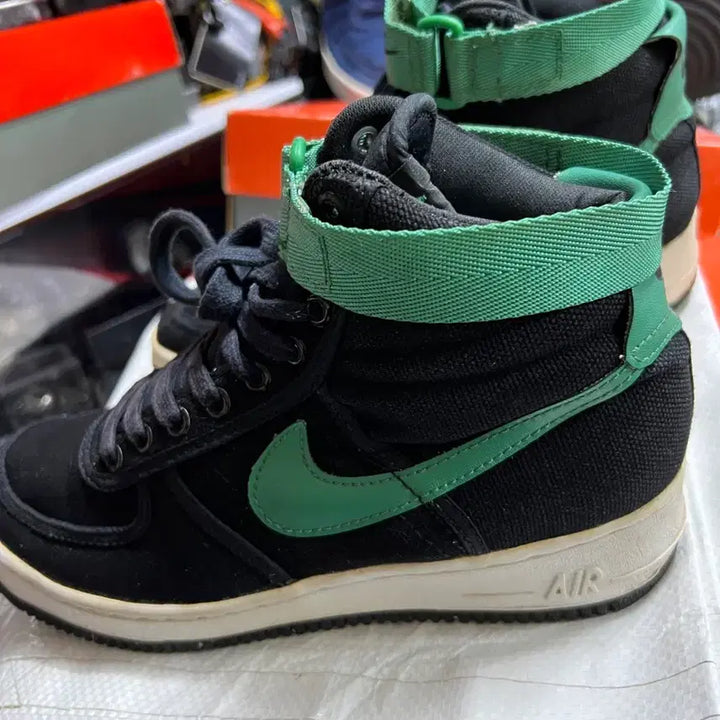 [BUNJANG] Nike Air Force 1 High CVS Sneakers / 나이키 에어포스1 하이 cvs 270