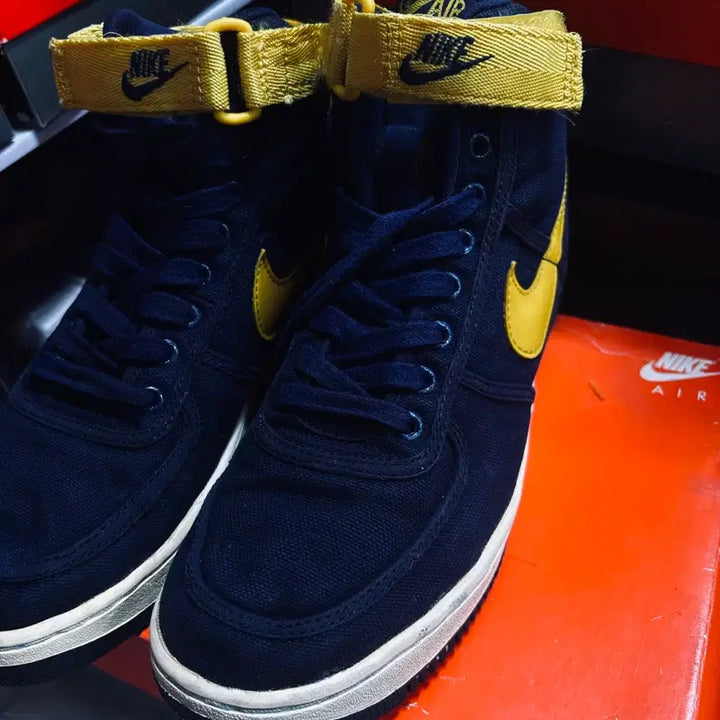 [BUNJANG] Nike Air Force 1 CVS High Navy Sneakers / 나이키 에어포스1 cvs 하이 270