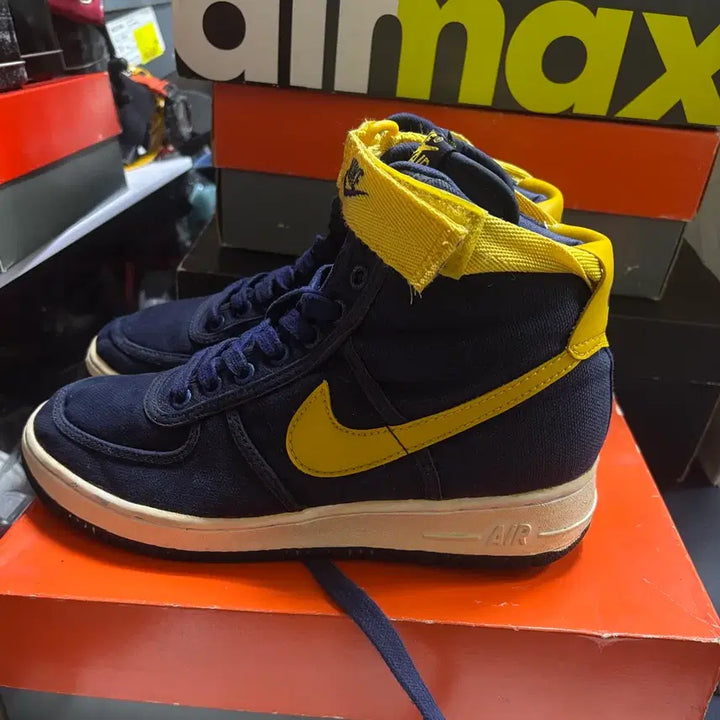 [BUNJANG] Nike Air Force 1 CVS High Navy Sneakers / 나이키 에어포스1 cvs 하이 270