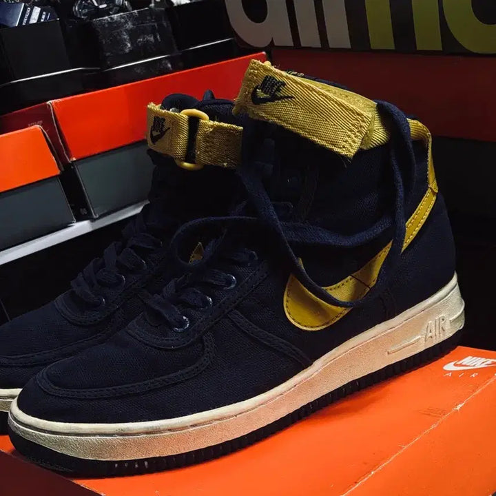 [BUNJANG] Nike Air Force 1 CVS High Navy Sneakers / 나이키 에어포스1 cvs 하이 270