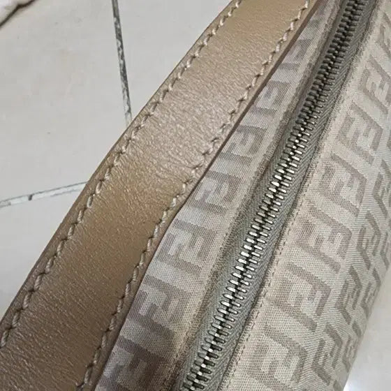 [BUNJANG] Fendi Small & Large Shoulder Bag / 펜디 스몰 숄더백과 라지숄더백 등