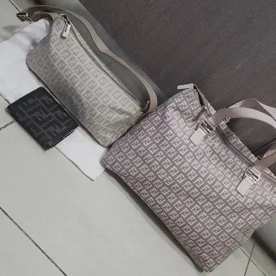 [BUNJANG] Fendi Small & Large Shoulder Bag / 펜디 스몰 숄더백과 라지숄더백 등