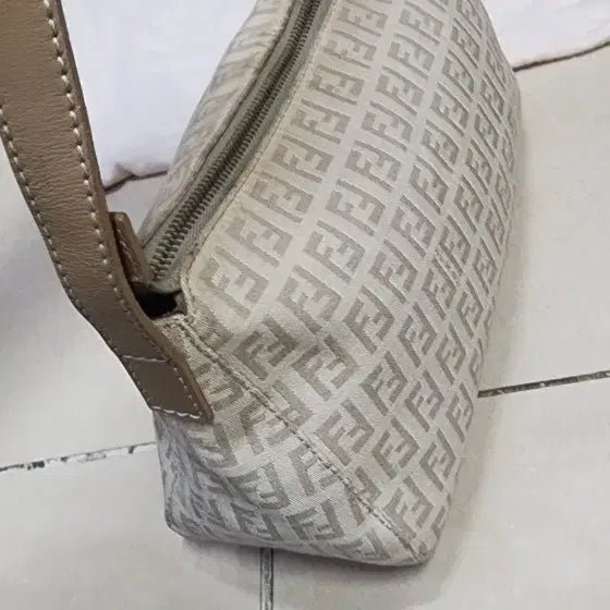 [BUNJANG] Fendi Small & Large Shoulder Bag / 펜디 스몰 숄더백과 라지숄더백 등