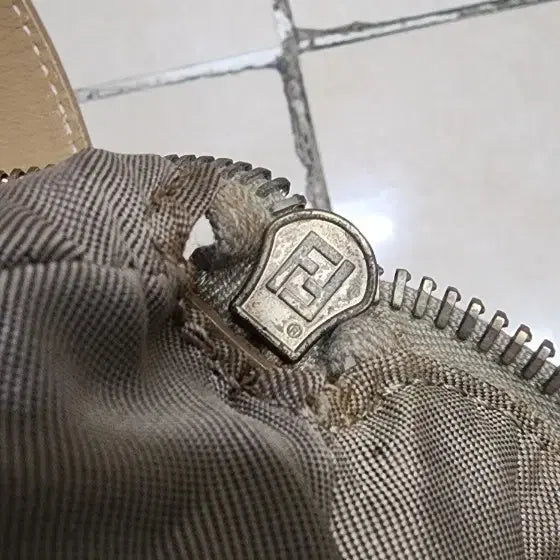 [BUNJANG] Fendi Small & Large Shoulder Bag / 펜디 스몰 숄더백과 라지숄더백 등