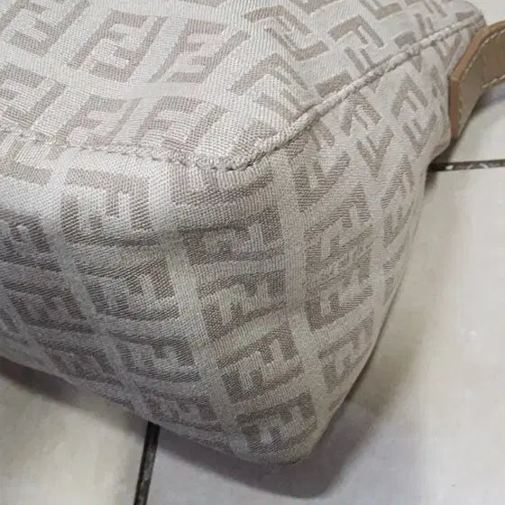 [BUNJANG] Fendi Small & Large Shoulder Bag / 펜디 스몰 숄더백과 라지숄더백 등