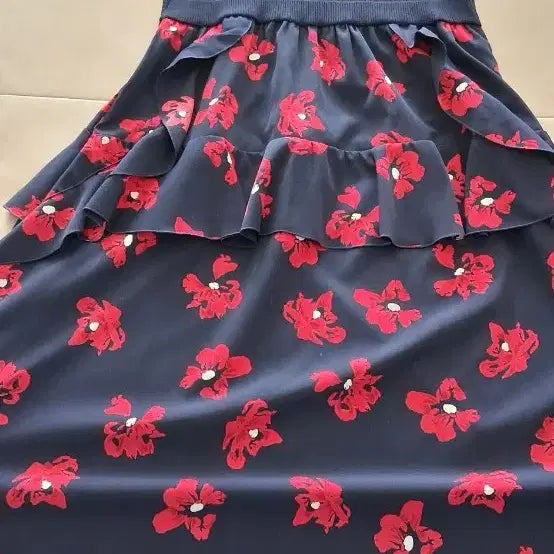 [BUNJANG] Sisley Flower Pattern Knit Mini Dress / 시슬리 플라워 캉캉 니트 반팔 원피스. 44반 55