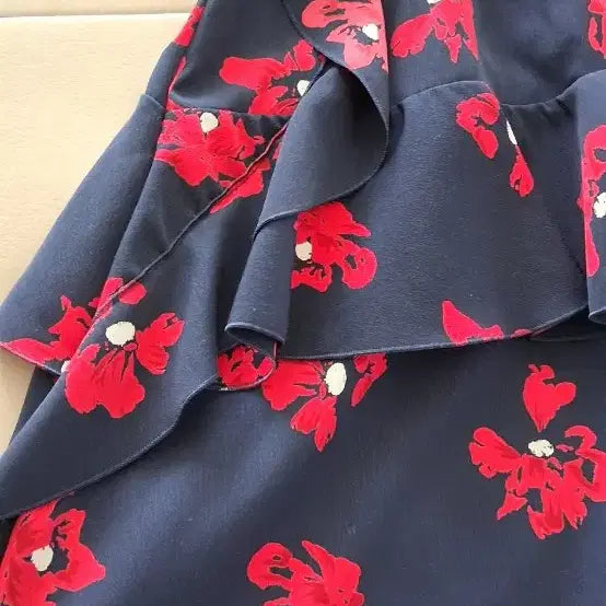 [BUNJANG] Sisley Flower Pattern Knit Mini Dress / 시슬리 플라워 캉캉 니트 반팔 원피스. 44반 55