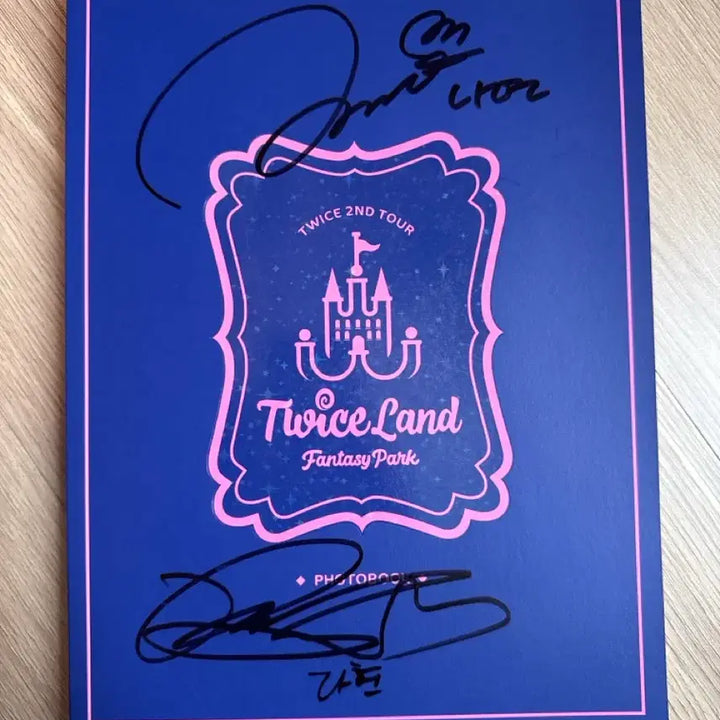 [BUNJANG] Twice Nayeon Dahyun Autographed Photobook / 트와이스 Twice Land 나연 다현 친필 싸인 포토북