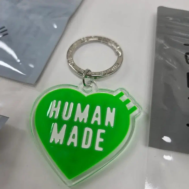 [BUNJANG] Human Made Green Heart Keychain / 새제품 휴먼메이드 연두 키링