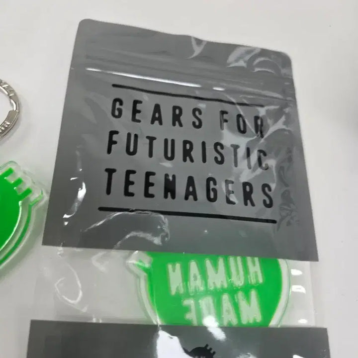 [BUNJANG] Human Made Green Heart Keychain / 새제품 휴먼메이드 연두 키링