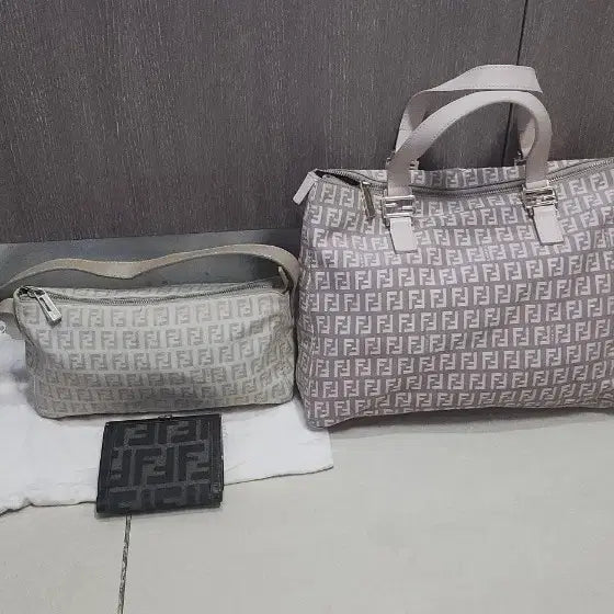 [BUNJANG] Fendi Women's Wallet / 펜디 여성 반지갑