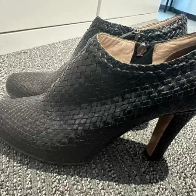 [BUNJANG] Prada Woven Leather Heel Booties / 프라다 블랙 엮음 가죽 힐 부티 36정품