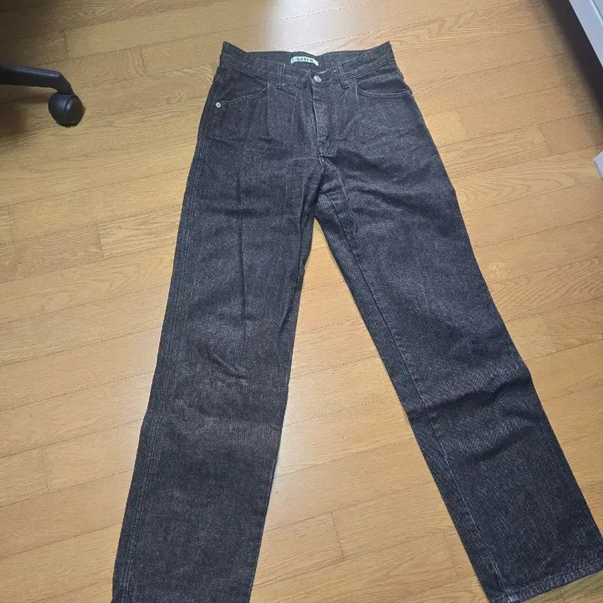 [BUNJANG] SETER KAYEN One Tuck Tailored Belted Denim Black / 세터 카이엔 원 턱 테일러드 벨티드 데님 블랙