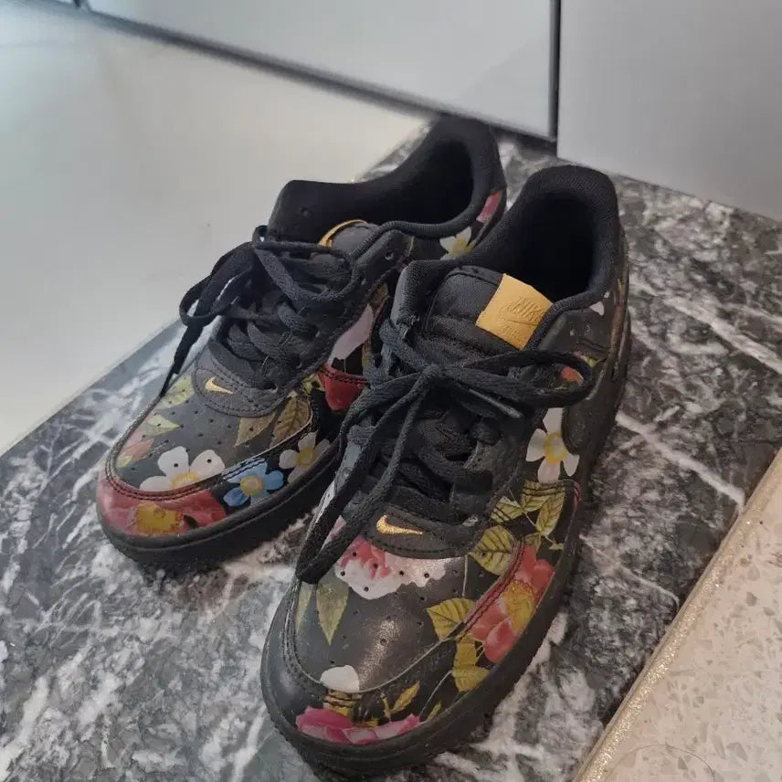 [BUNJANG] Nike Air Force 1 Floral Black Custom Sneakers / *나이키 에어포스1 플라워 블랙 커스텀*