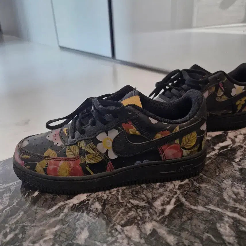 [BUNJANG] Nike Air Force 1 Floral Black Custom Sneakers / *나이키 에어포스1 플라워 블랙 커스텀*