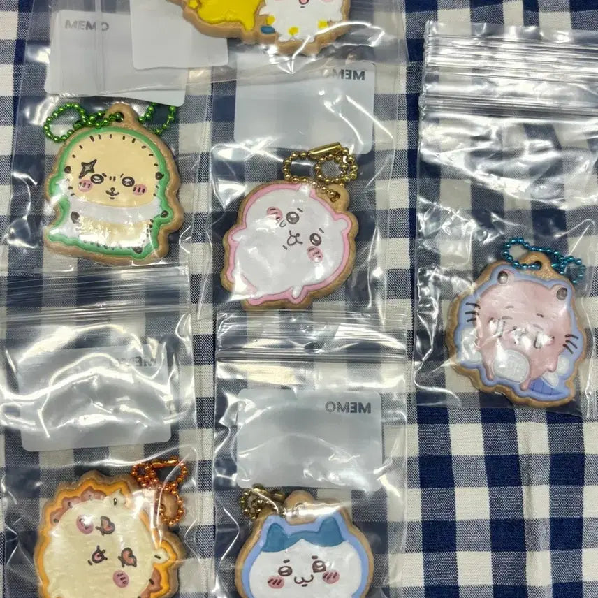 [BUNJANG] Chiikawa Cookie Charm Keychain Bundle / 치이카와 쿠키참 키링 일괄