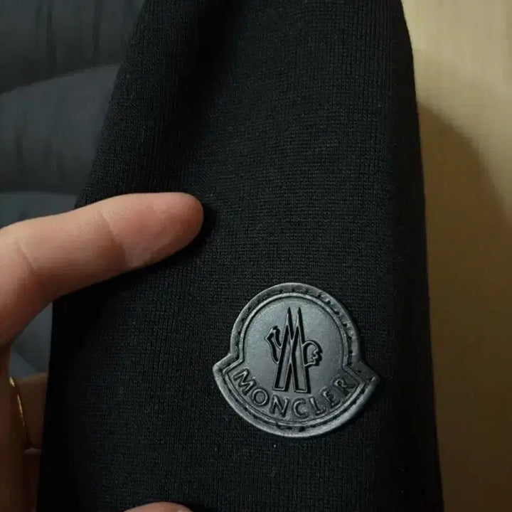 [BUNJANG] Moncler Knit Padded Jacket / 몽클레어 니트패딩