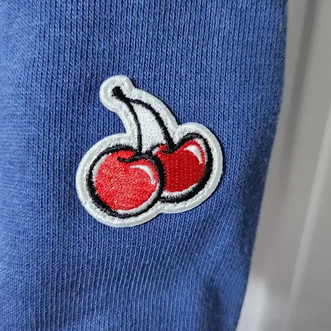 [BUNJANG] Kirsh Big Cherry Fleece Sweatshirt Navy / 키르시 빅체리 기모맨투맨 네이비