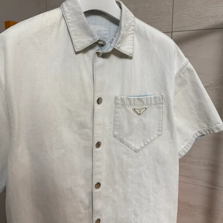 [BUNJANG] Prada Denim Short Sleeve Shirt / [L사이즈]프라다 삼각로고 데님 반팔 셔츠