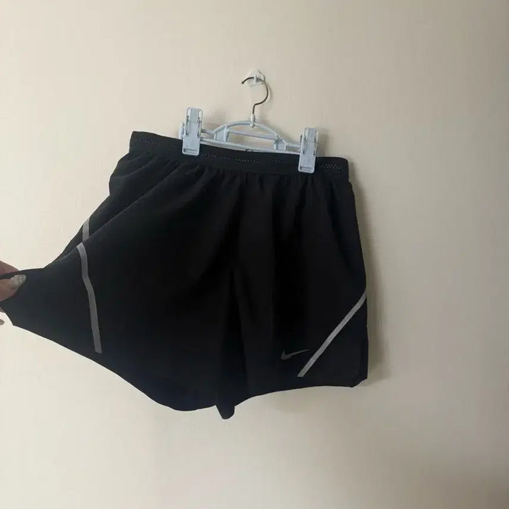 [SOLD OUT] 나이키 드라이핏 템포 숏팬츠 남자L