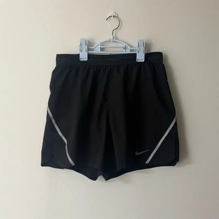 [SOLD OUT] 나이키 드라이핏 템포 숏팬츠 남자L