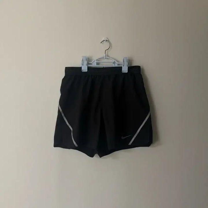 [SOLD OUT] 나이키 드라이핏 템포 숏팬츠 남자L