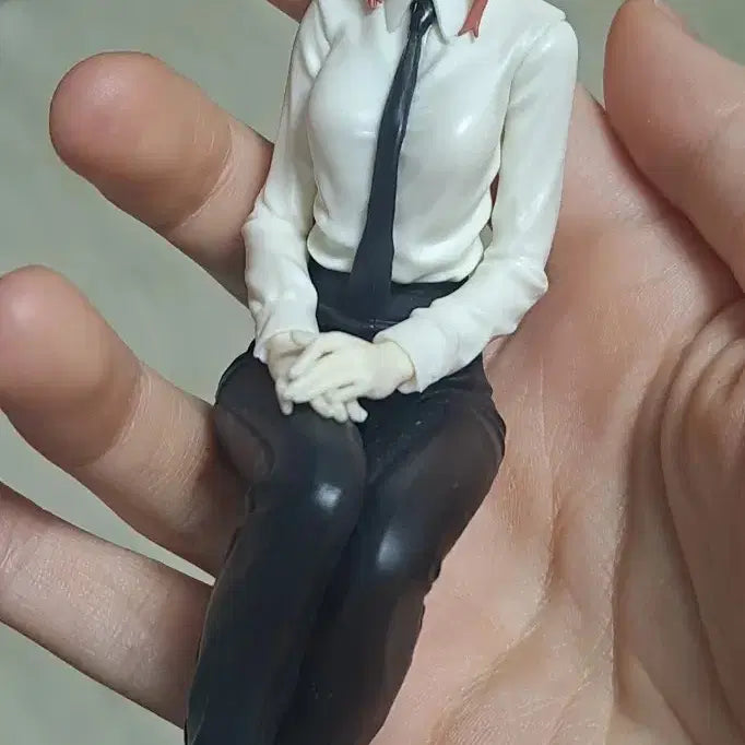 [BUNJANG] Chainsaw Man Makima Figure / 체인소맨 마키마 피규어 판매 (급전이라 오늘만 할인!! 반택포 가격)