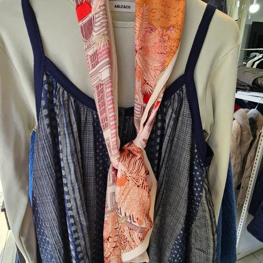 [BUNJANG] Unspecified Group Pattern Scarf (Pink Beige) / 패턴 스카프 핑크 베이지