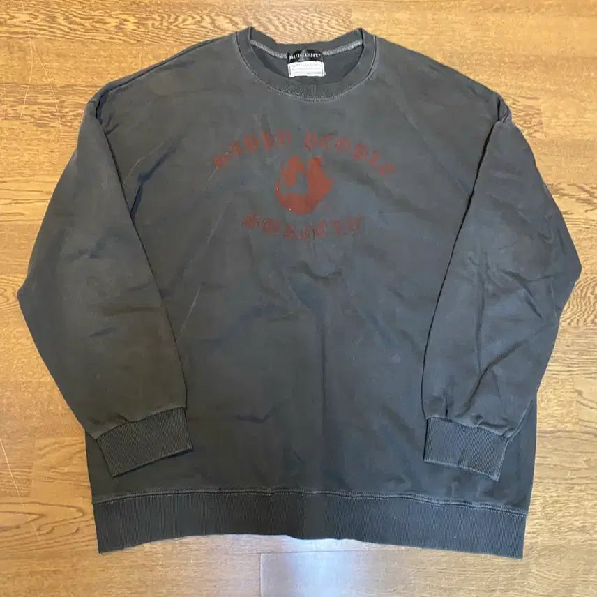 [BUNJANG] Surgery x Happy People Gallery Charcoal Sweatshirt / 써저리 x 해피피플갤러리 맨투맨 챠콜 os