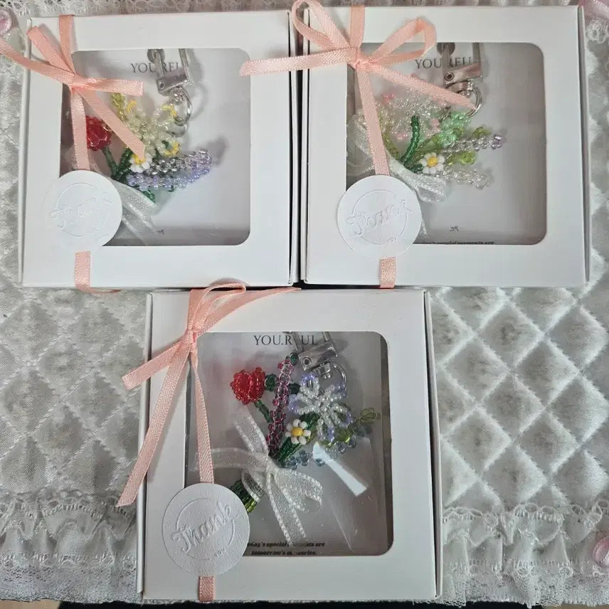 [BUNJANG] Handmade Flower Bouquet Keyring (3 Types) / 유를 핸드메이드 꽃다발 키링 3종