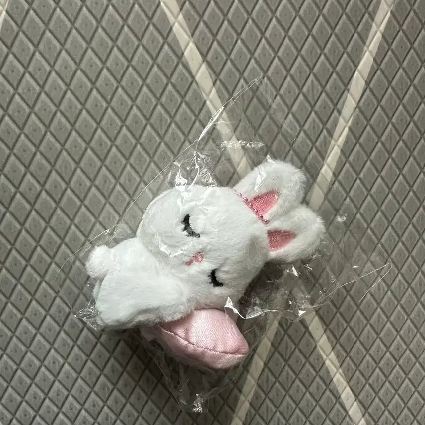 [BUNJANG] Foxy Illustration Mascot Nui Keyring / 폭시 일러스트레이션 마스코트 누이 키링 가챠(새상품)