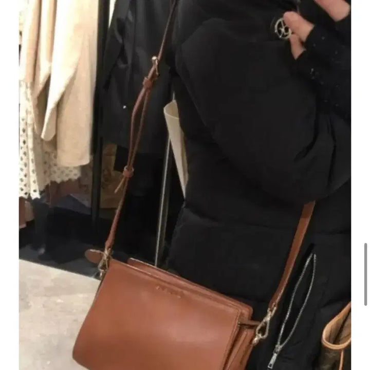 [BUNJANG] Sandro Leather Crossbody Bag / 산드로 가죽크로스백