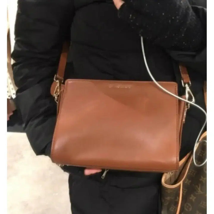 [BUNJANG] Sandro Leather Crossbody Bag / 산드로 가죽크로스백