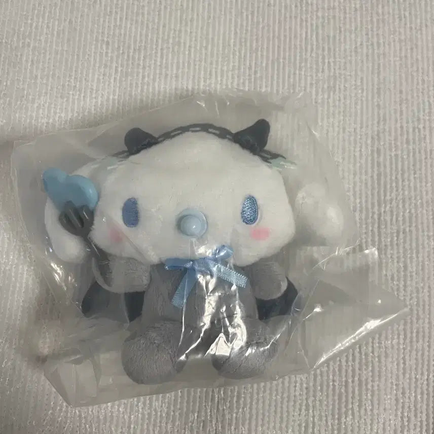 [BUNJANG] Sanrio Cinnamoroll Baby Devil Mascot Plush / 산리오 시나모롤 베이비 악마 마스코트 인형