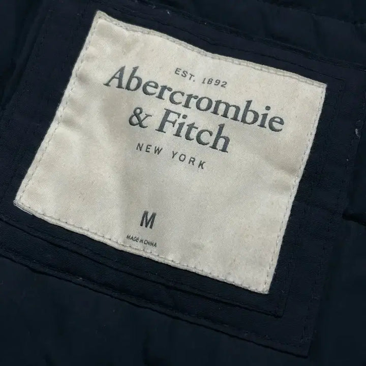 [BUNJANG] Abercrombie Y2K Patch Logo Padded Jacket / 아베크롬비 y2k 패치로고 패딩