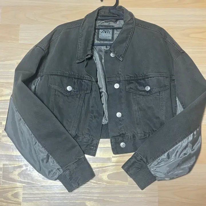 [BUNJANG] ZARA Denim Crop Jacket L / ZARA 2023 단종 크롭 데님 자켓 판매합니다