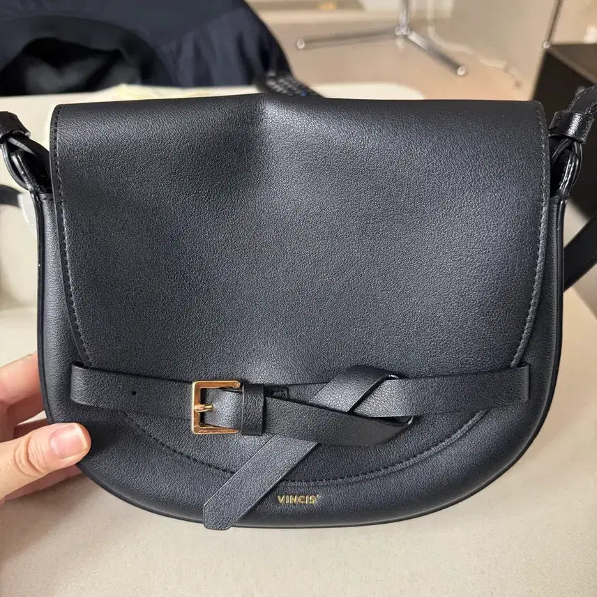 [BUNJANG] Vincis Bench Crossbody Bag Black / 빈치스벤치 크로스백 블랙