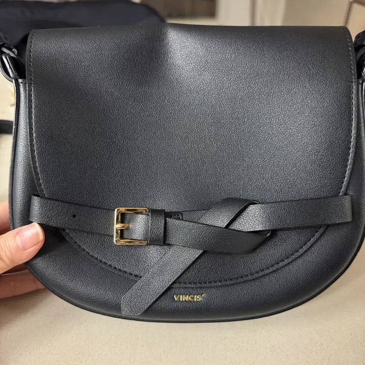[BUNJANG] Vincis Bench Crossbody Bag Black / 빈치스벤치 크로스백 블랙