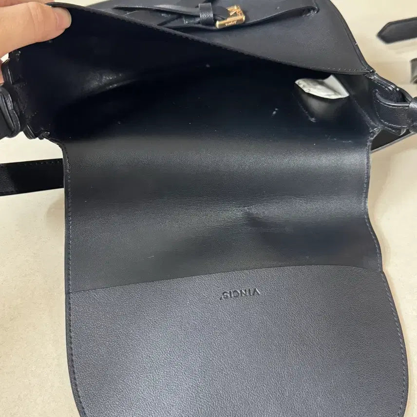 [BUNJANG] Vincis Bench Crossbody Bag Black / 빈치스벤치 크로스백 블랙