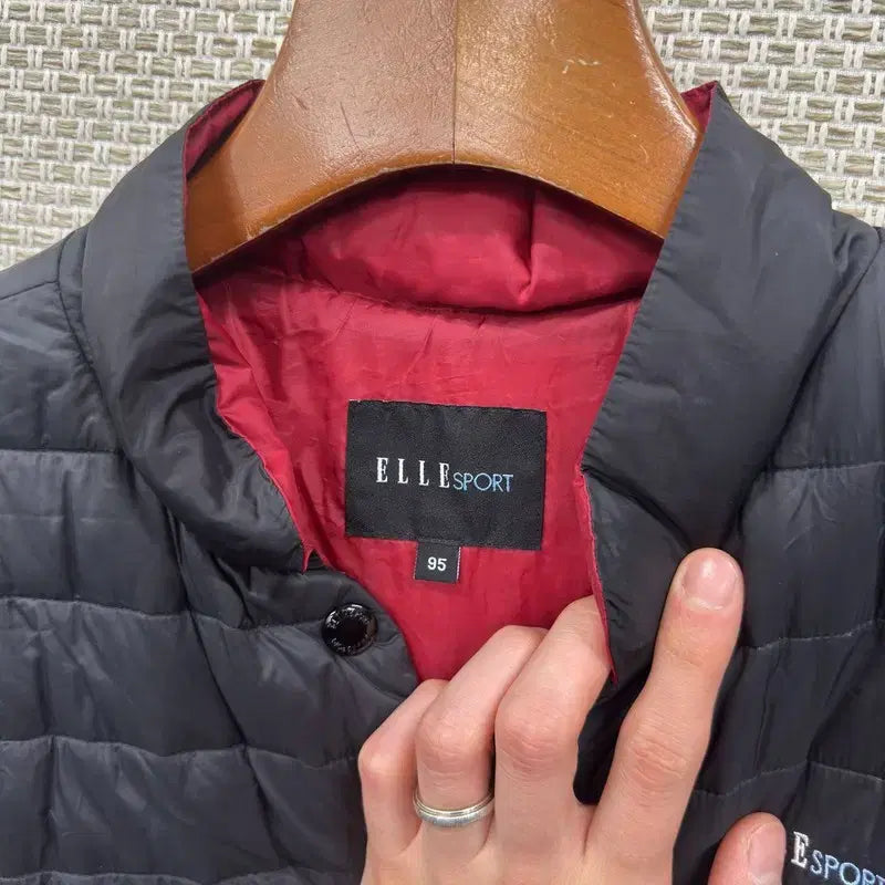 [BUNJANG] Elle Sport Embroidered Logo Lightweight Vest / 엘르 스포츠 자수로고 경량 조끼 베스트 95 M10362