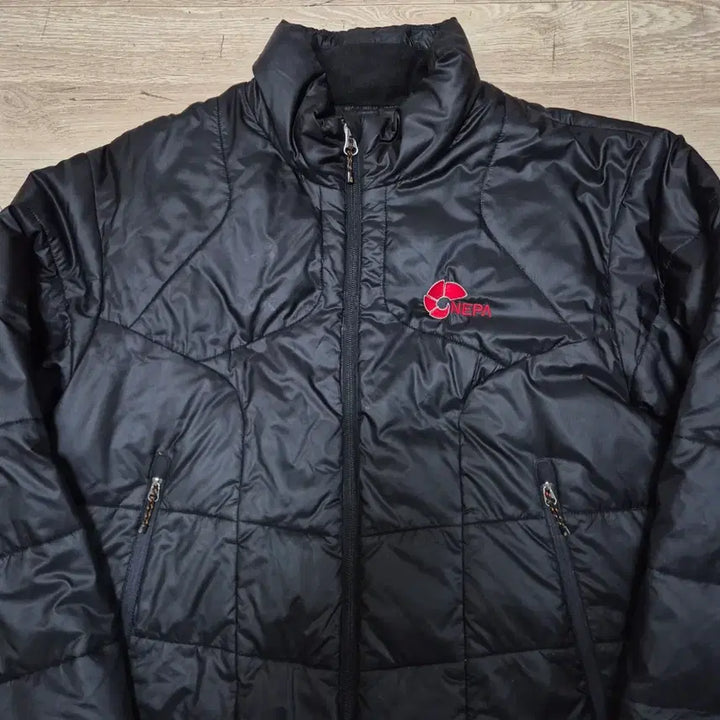 [BUNJANG] Nepa Mountain Goat Logo Duck Down Lightweight Padded Jacket / 네파 산양 로고 덕다운 경량패딩 점퍼 M(95)