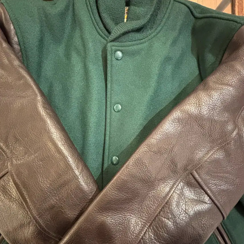 [BUNJANG] Golden Bear Varsity M / 골든베어 바시티 M