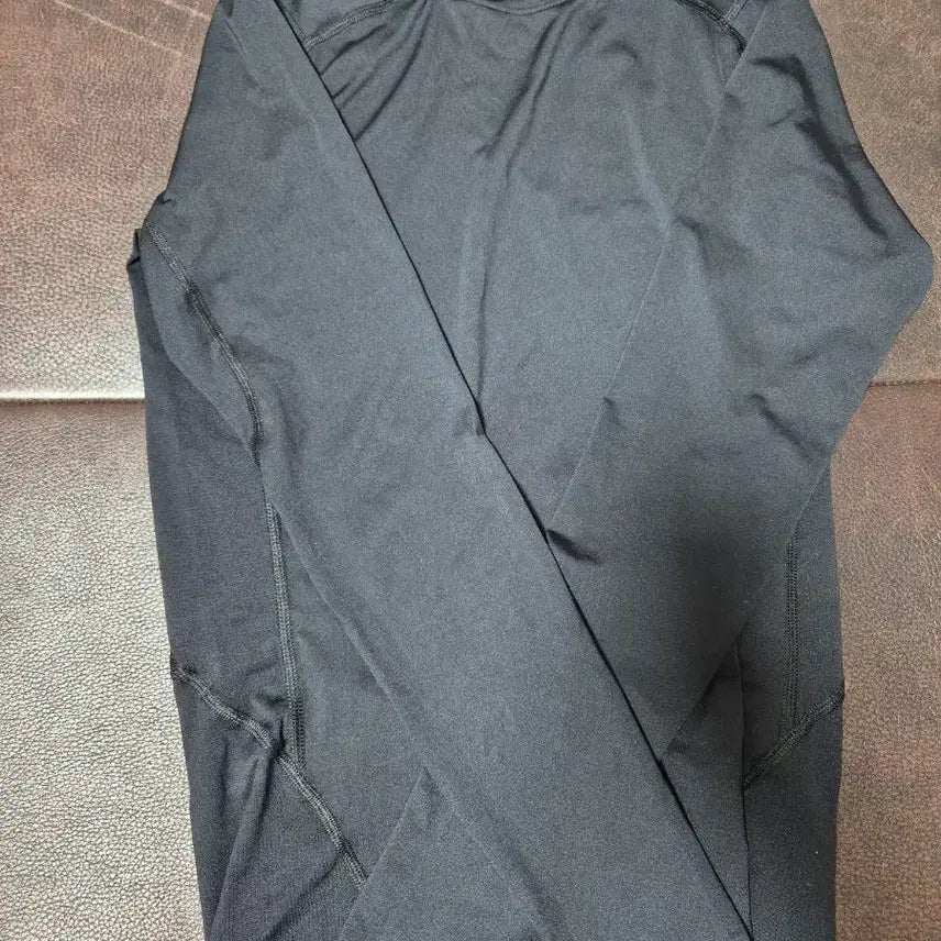 [BUNJANG] Under Armour HeatGear Long Sleeve Compression Shirt Bundle / 언더아머 긴팔 컴프레션(히트기어 M) 2개 일괄